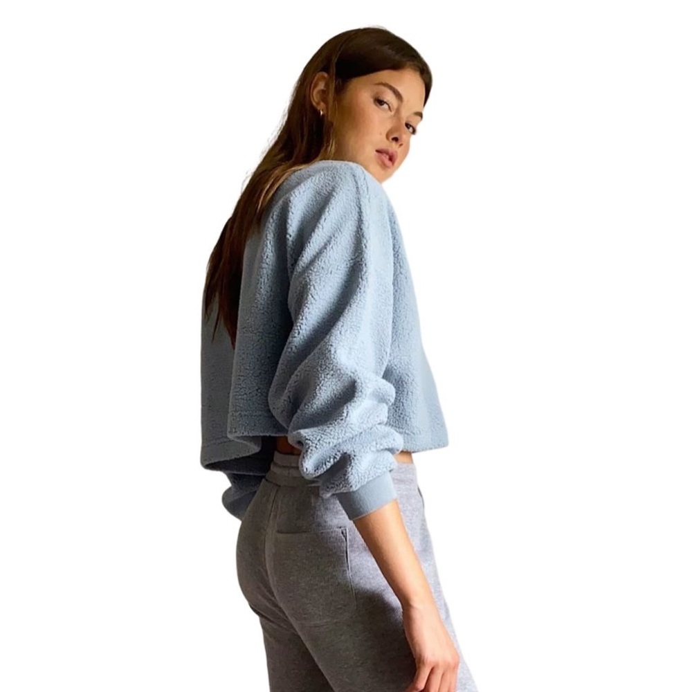 Aritzia Sunday Best Lupa Sweater Camel Small Teddy Fleece Cropped College Style - Picture 10 of 11